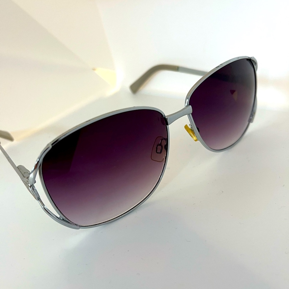 Steve Madden Silver Aviator Sunglasses